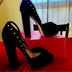 Black platform sandal size 9